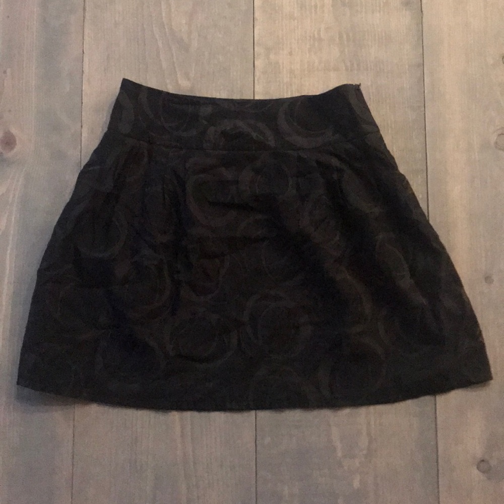Black Skirt!